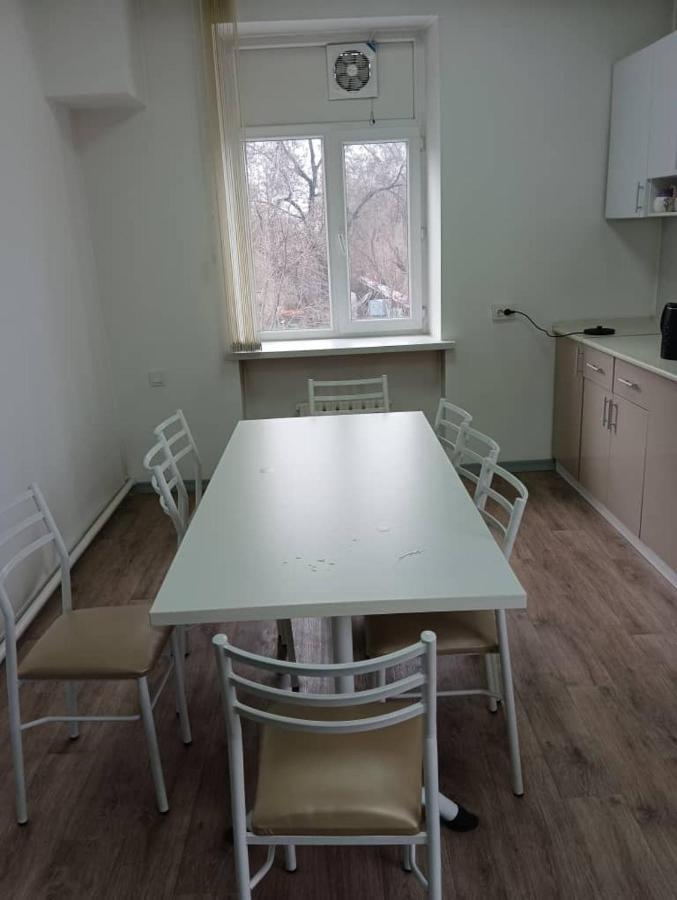 Bekbro Hostel 비슈케크 외부 사진